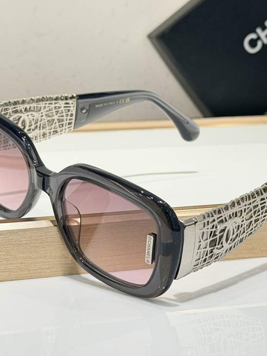 Picture of Chanel Sunglasses _SKUfw79279062fw